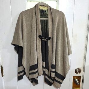 FRAAS Women's Cape Style Sweater With Clasp Tan/Gray Stylish Warm One Size EUC